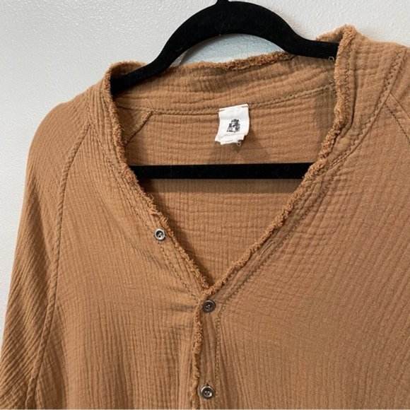 Flawless Exposed Seam Button Front Oversized Shirt Brown Small - Picture 4 of 10